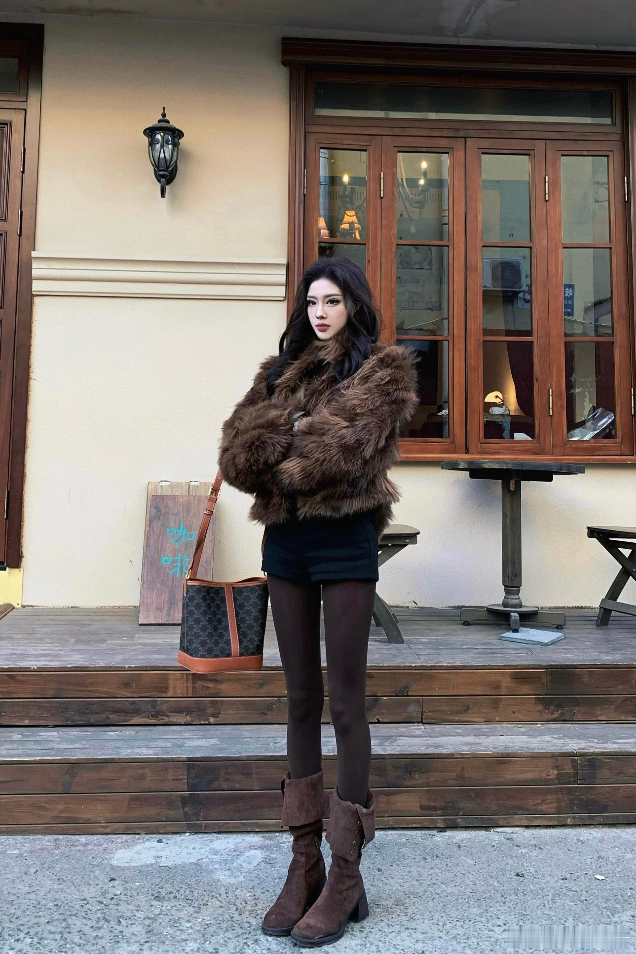 棕色大毛裤套上 