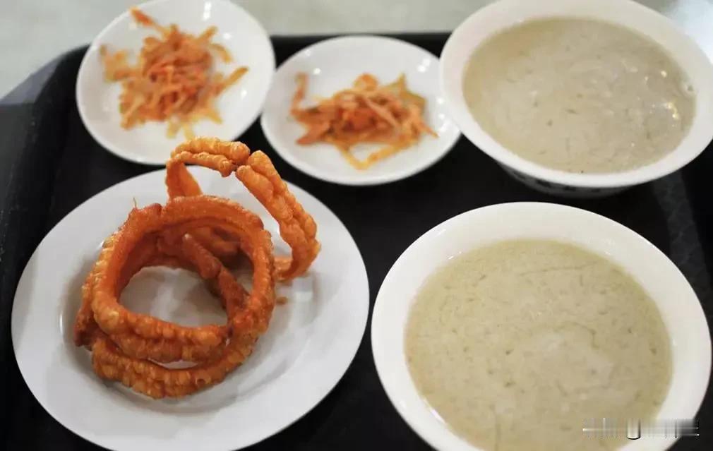 （原创）北京老三件
读书时，爷爷健在，每年的暑假几乎都会安排去北京，一是老爷子要