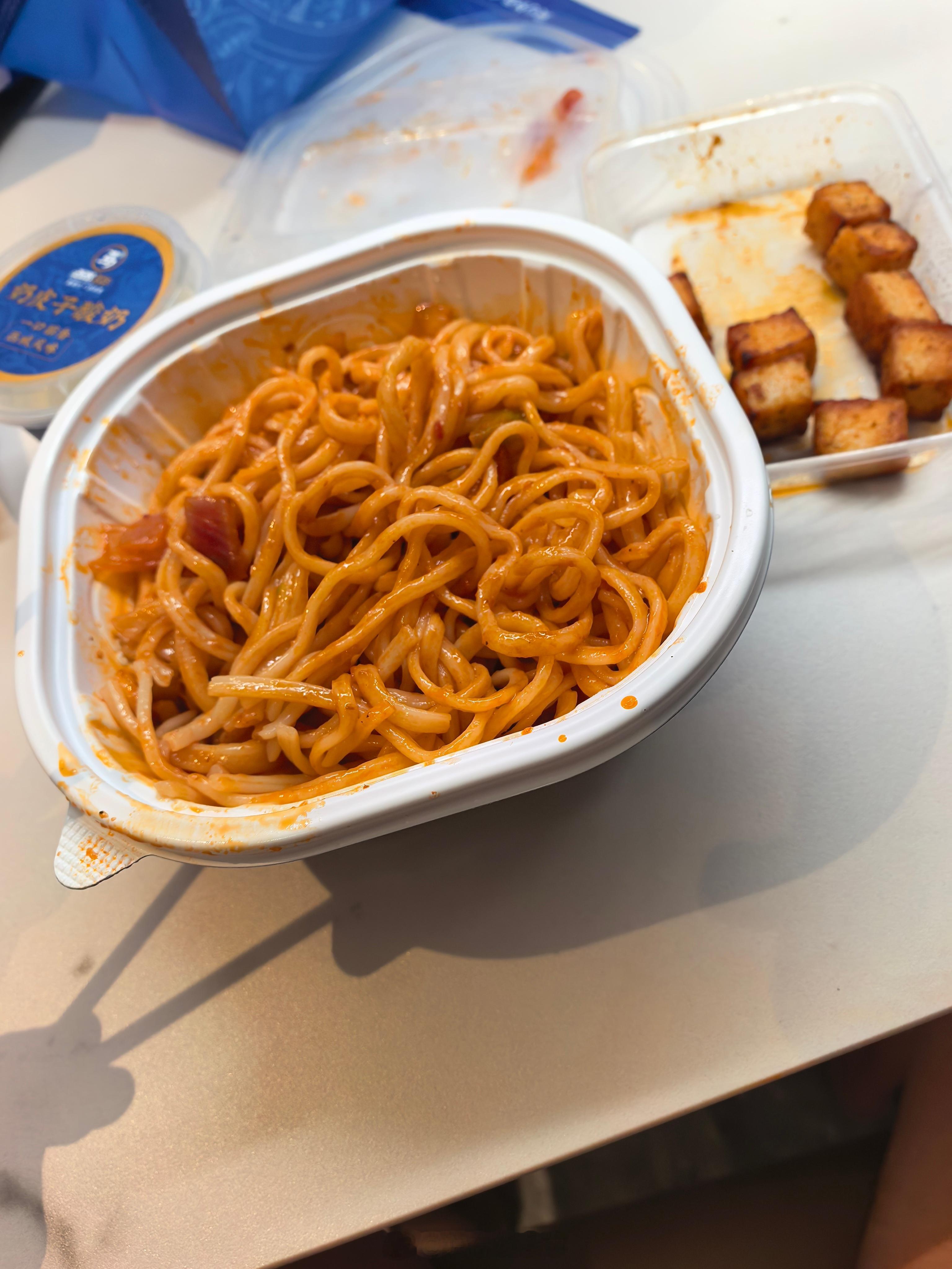 嗯，明天早班机没时间吃饭了，当早点吃了 ​​​