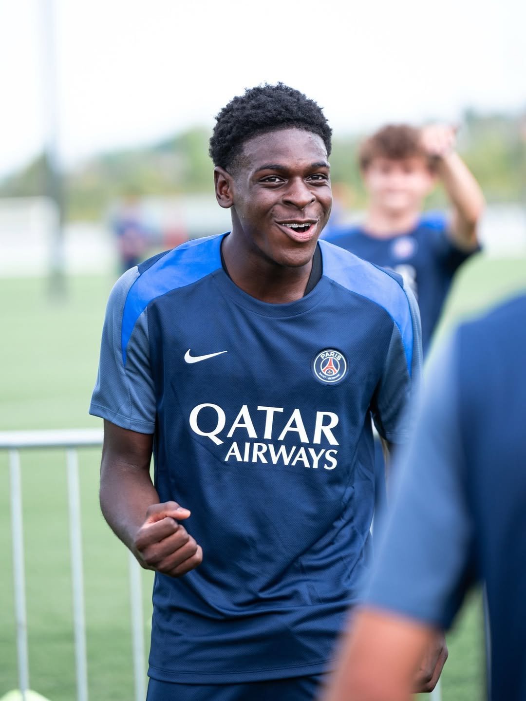 每体：巴黎圣日耳曼新星埃曼努埃尔·姆本巴的经纪人之一已向巴塞罗那抛出橄榄枝。目前