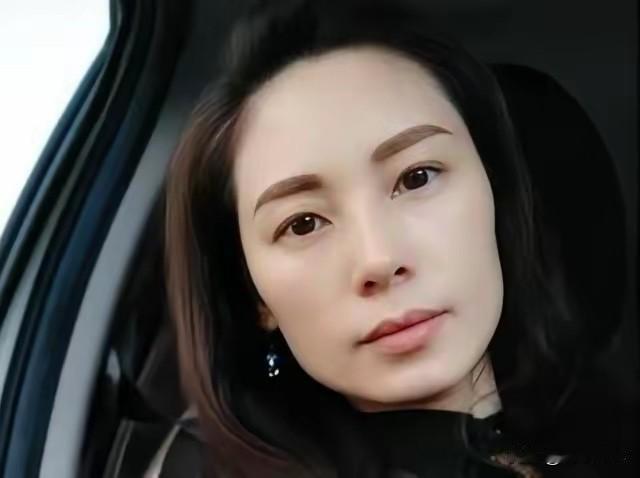 台湾陆配钱丽6日上午于社群发文，表示自己鉴于台湾社会已被民进党“台独”政权，营造