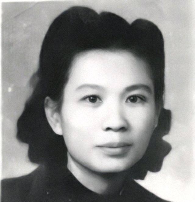 1975年，重庆一农民去报警，称自己在山里发现了一个戴着手铐的女尸，警方赶到后，