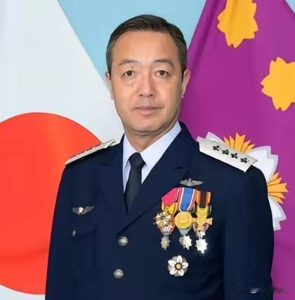 好家伙，日本防卫大臣在那儿哭诉飞行员被锁定的30分钟多难熬，这戏码看得我直摇头。