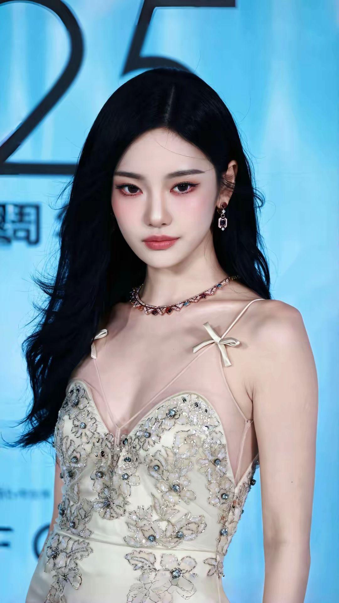 女明星 高颜值 宁艺卓aespa