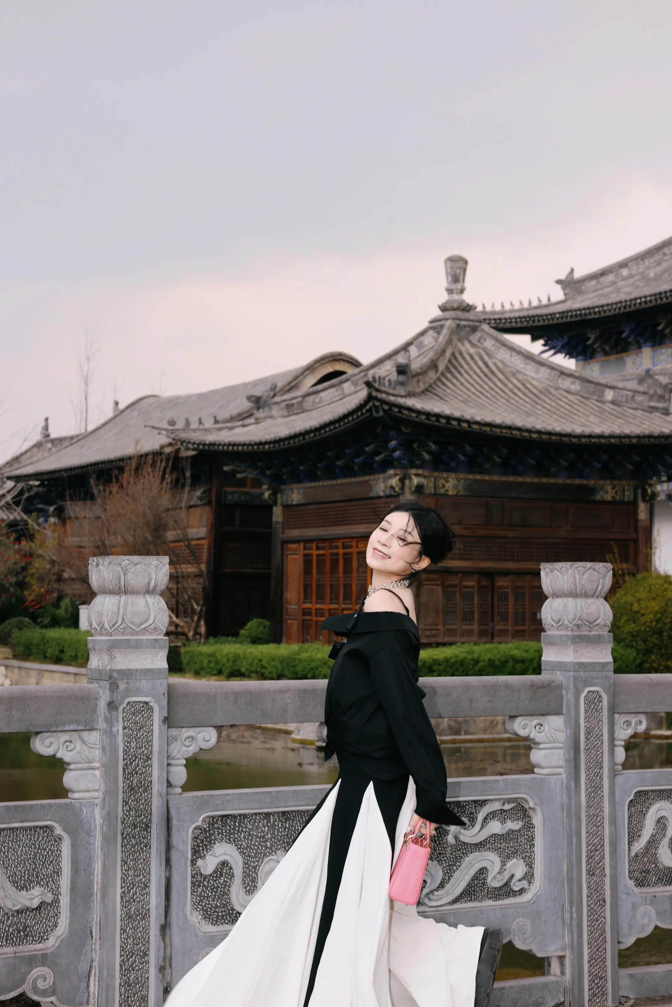 DIOR这次赢麻啦～江南云南都是南 风景狠狠配住