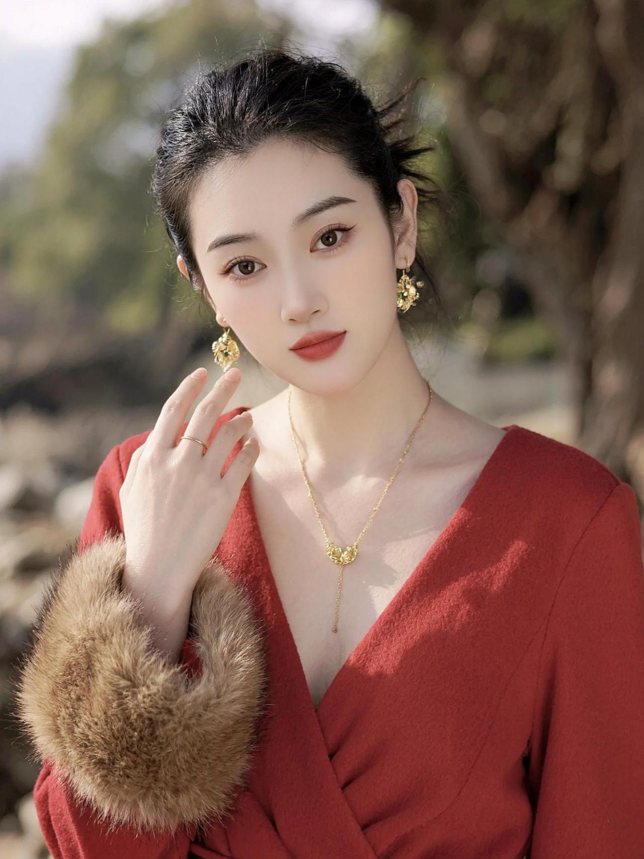 AI红装金饰照 AI红装金饰照 抖音ai创作 抖音玩法合伙人计划