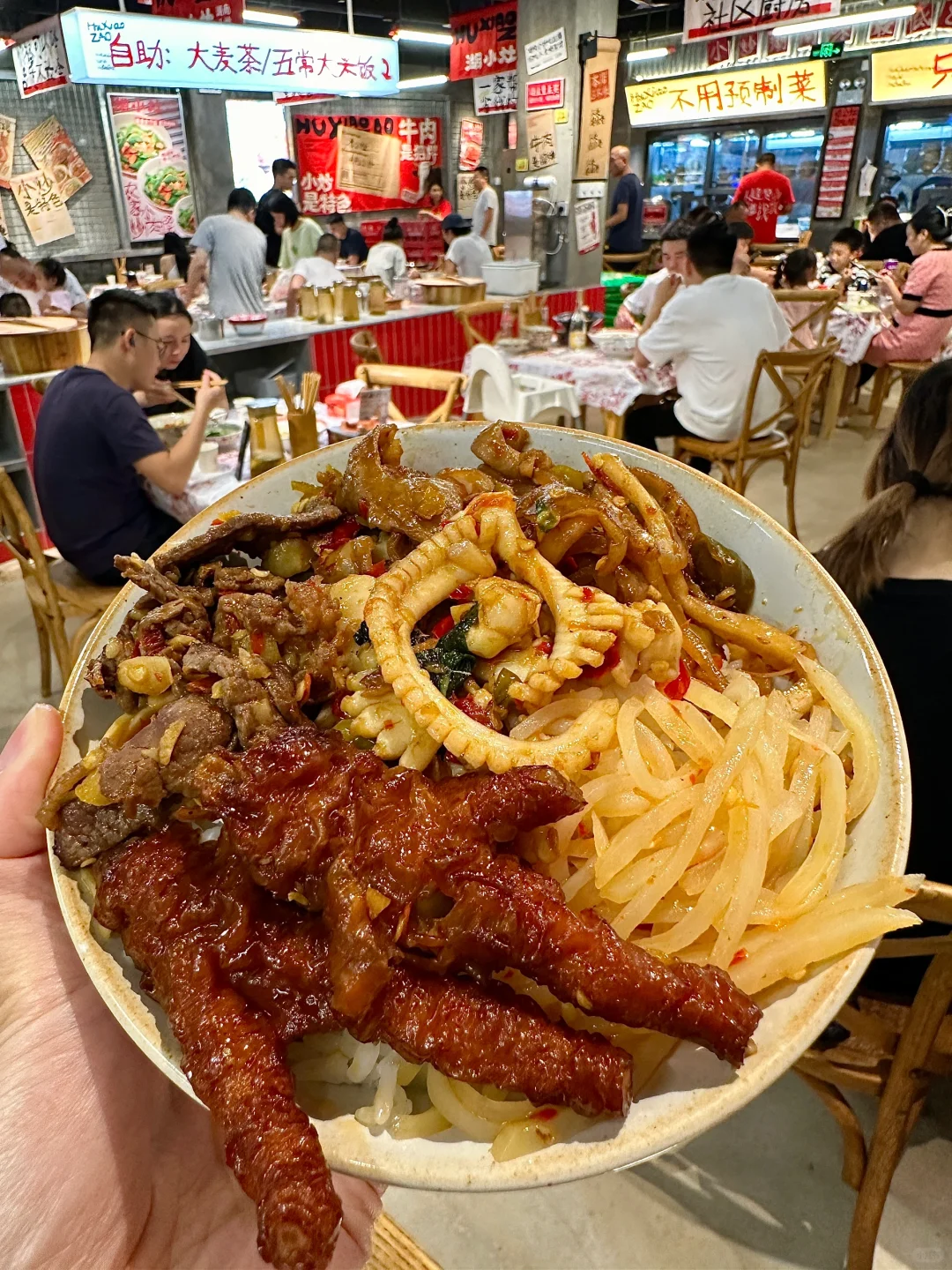 谁懂这一碗的含金量啊！！人均 30 吃到饱！！
