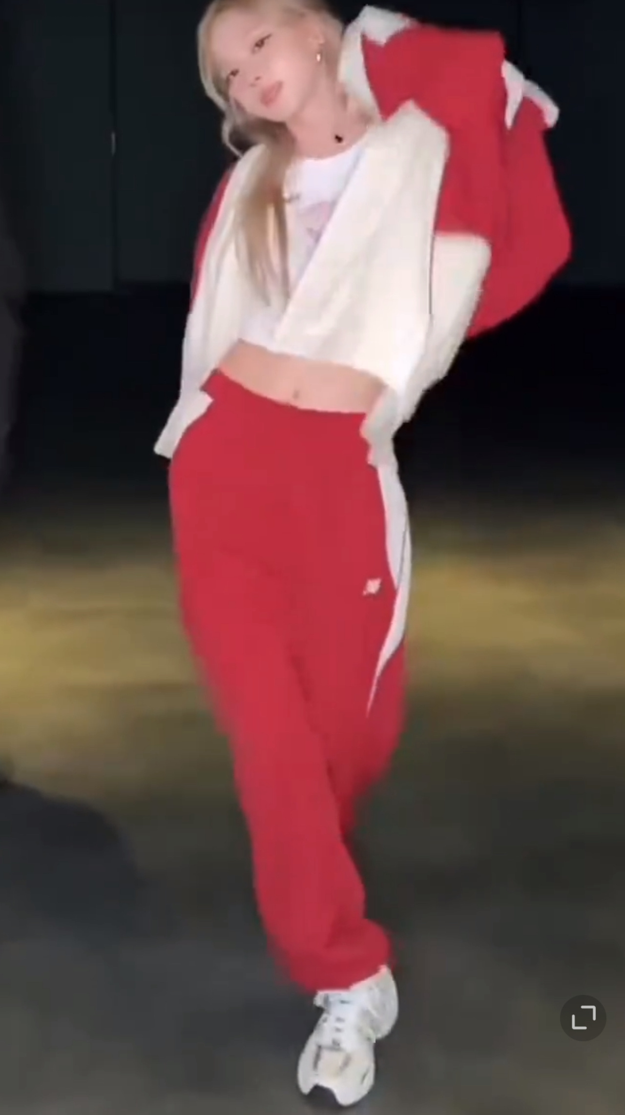 码一个我们小代言人的同款鞋😍 ​​​