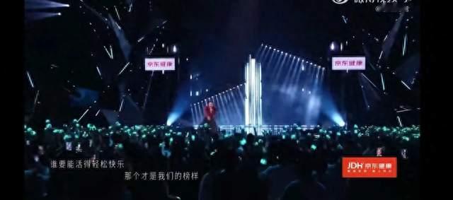 小沈阳46岁初舞台“翻红”背后：所有“突然”，都是“一直”