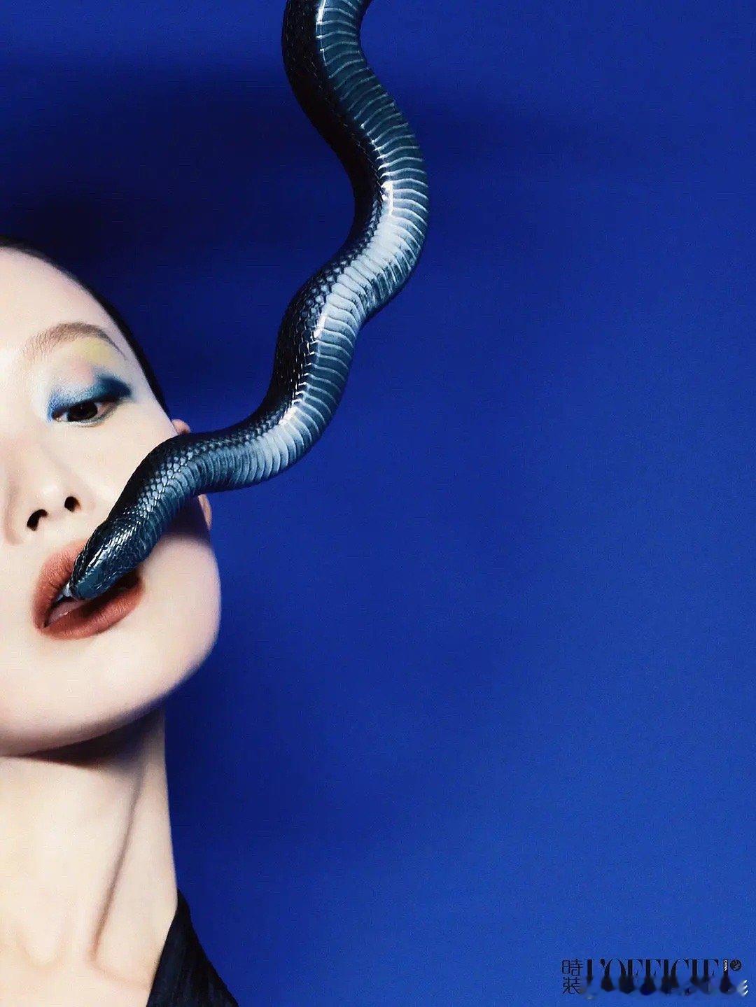 还是最后一张好看，蛮正常的，前两张太吓人了[跪了]用力过猛 ​​​