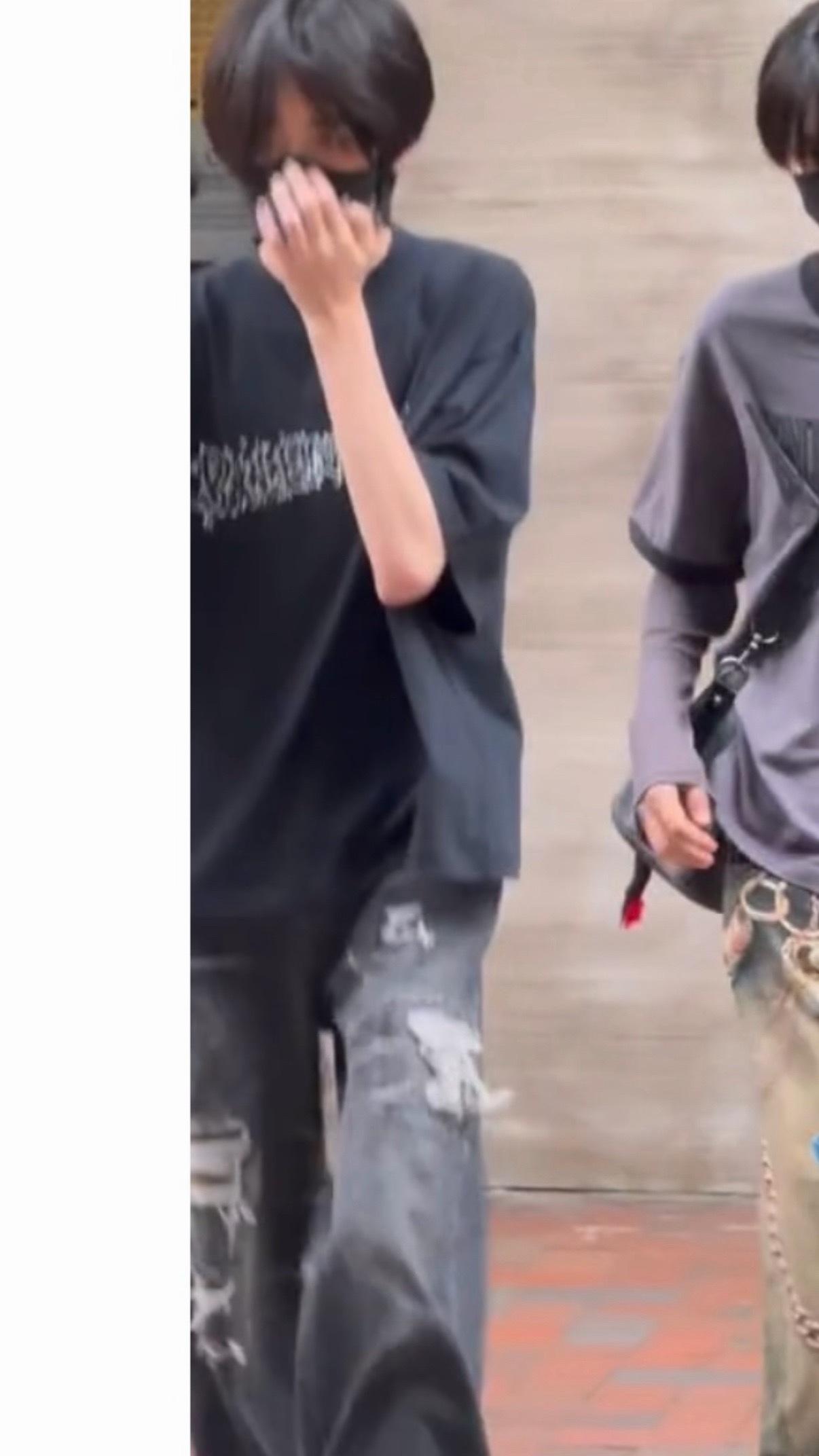 腿真细啊…… 