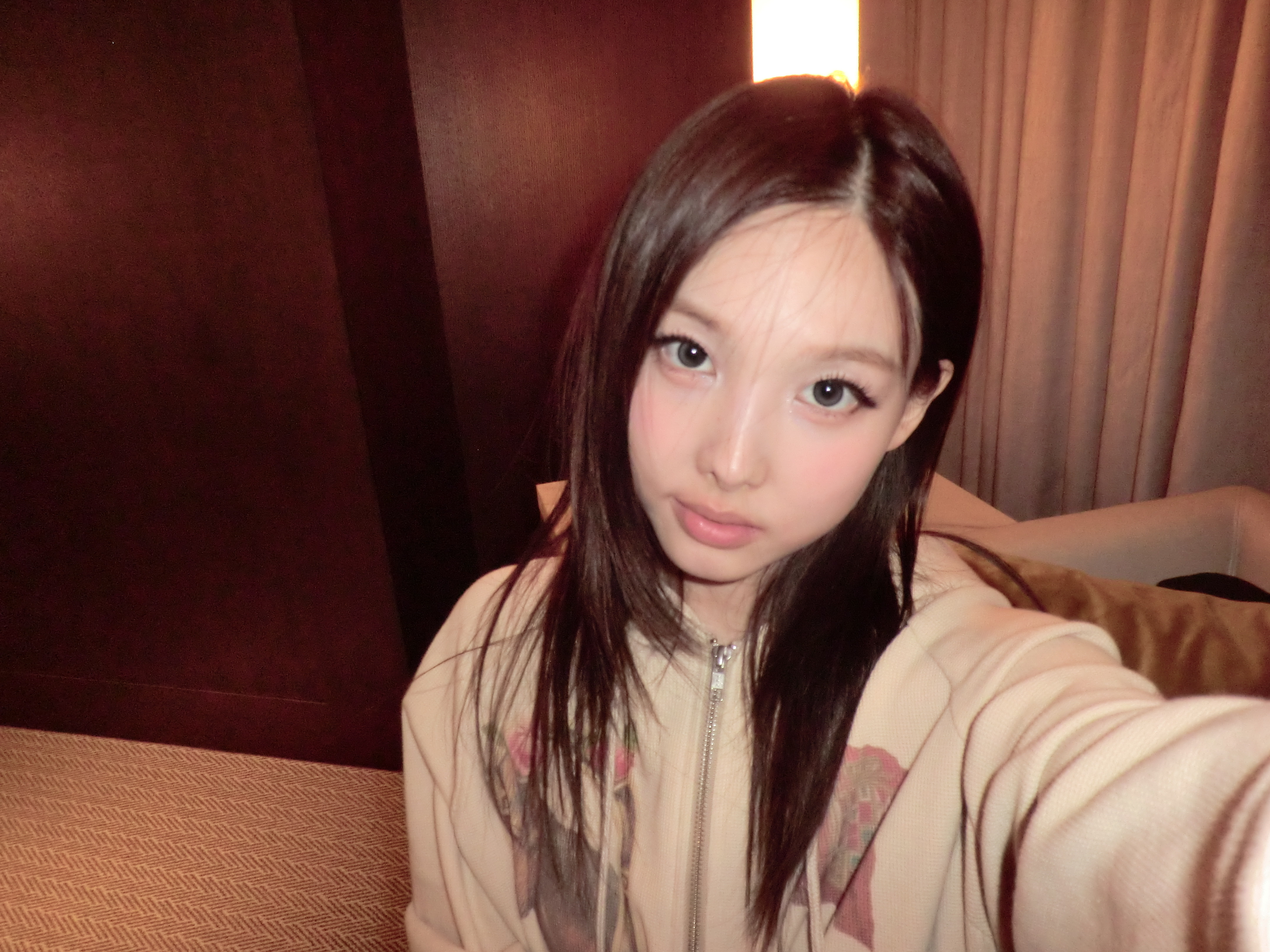 251008泡泡更新这个手和脸的反差我不行了 ​​​