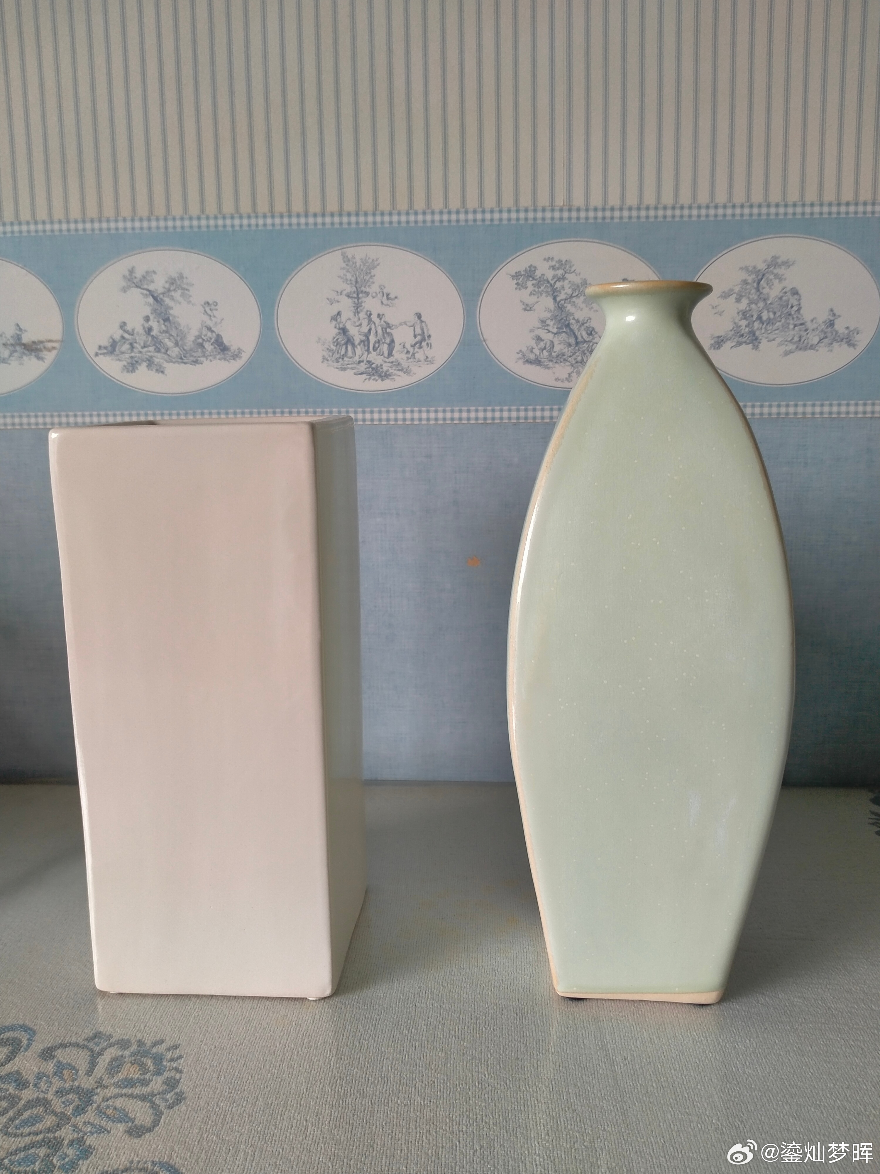 每周鉴赏收藏精品之南宋龙泉窑菱形瓶        南宋龙泉窑粉青釉瓷器，当时也是