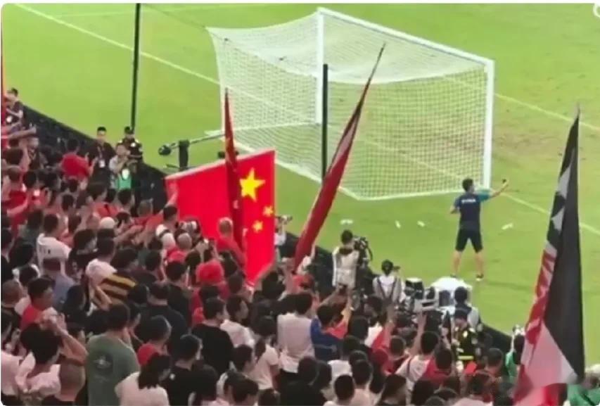 中国国足：赢叙利亚越来越难了。

中国球迷：哪里难了？这么多年都是这个比分，不要