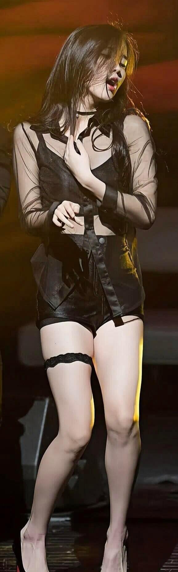 说IU不够性感，没身材的人，可以住嘴了！ 