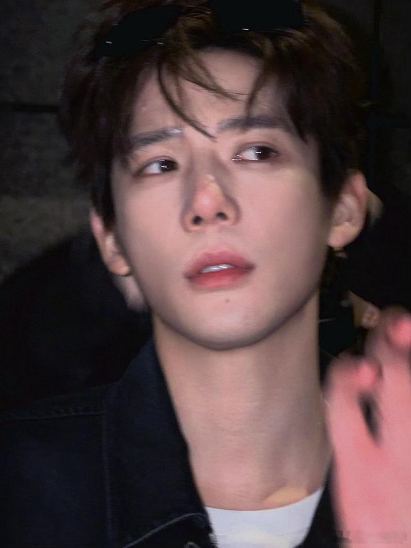 王安宇姚安娜二搭就这么有梗 谁懂啊！王安宇姚安娜的二搭日常欢乐值拉满。 王安宇给