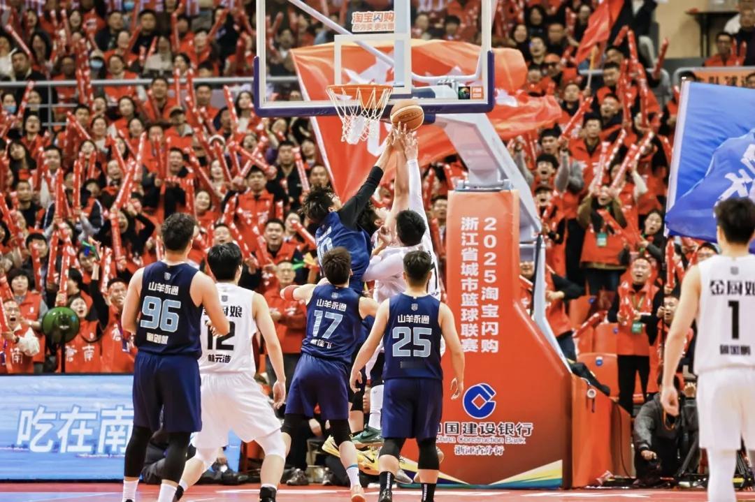 今晚的浙BA苍南队VS富阳队，最终苍南队战胜了B组一哥富阳队。由此苍南队排名也升