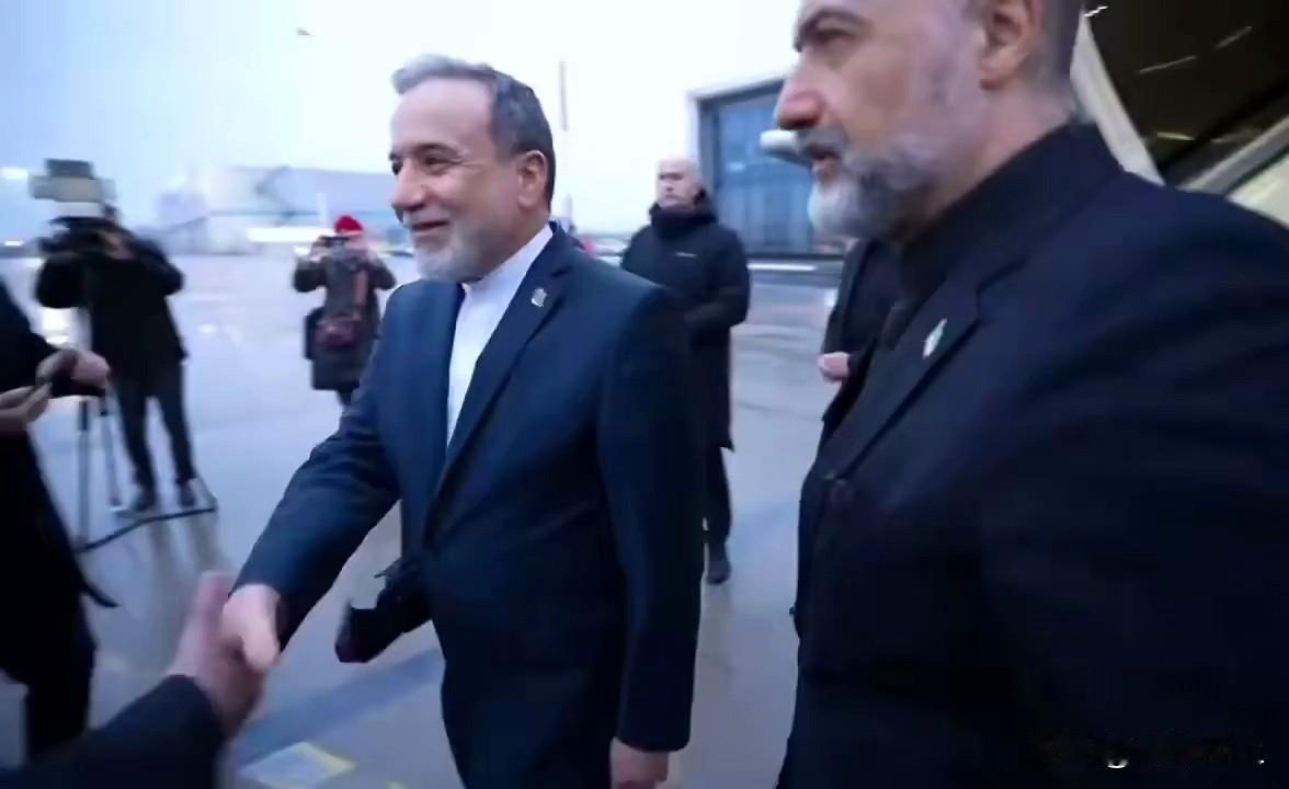 伊朗外长已经抵达俄罗斯了
伊朗和俄罗斯还是有蛮多可以谈的
除了武器交易外，双方在