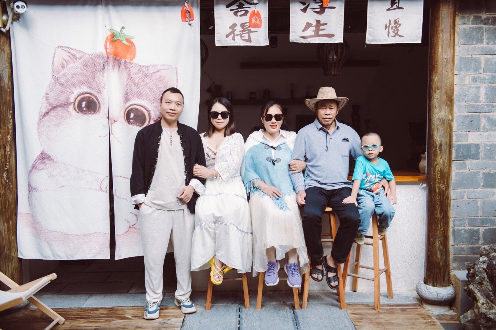 准备四月份来云南旅游的朋友，如果你想当懒人，还想玩好，请照着我这个八天七晚的路线