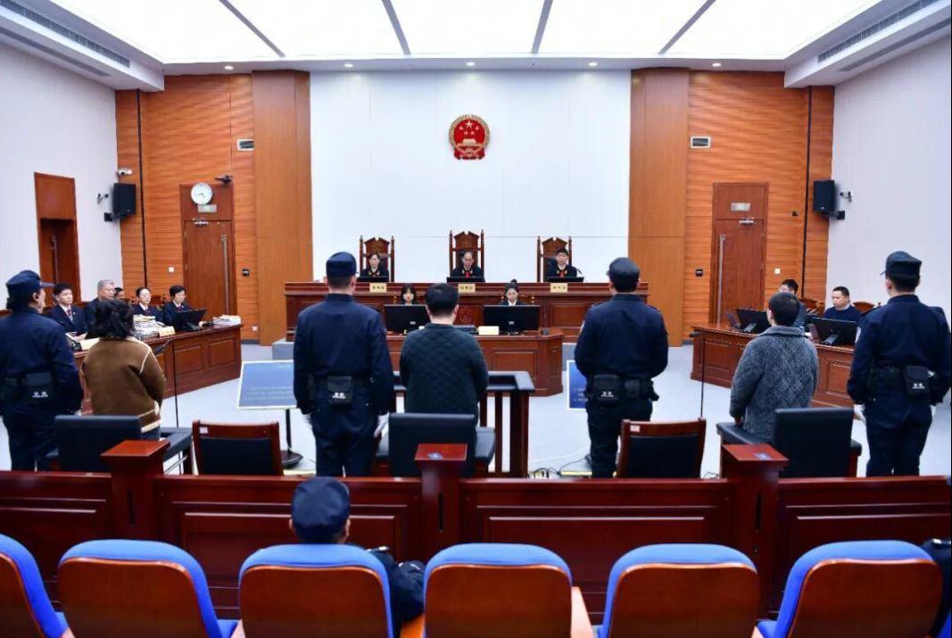 罗大美”遇害案二审作出宣判
12月5日上午，河南省高级人民法院在南阳中院开庭审理