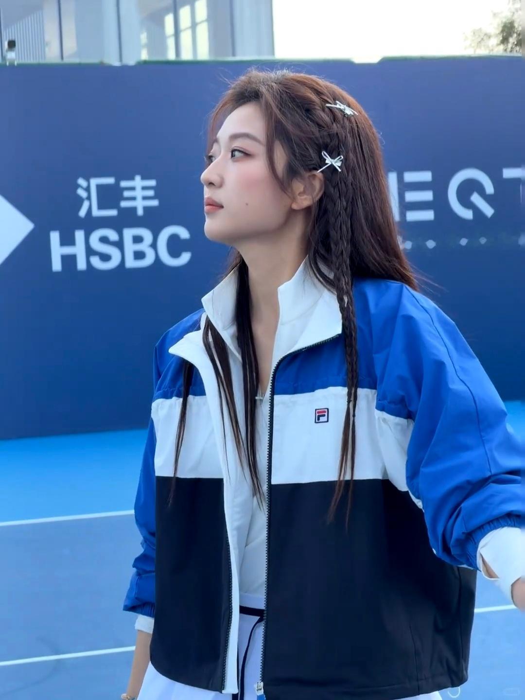 学姐我情书放你桌上了[努力] ​​​