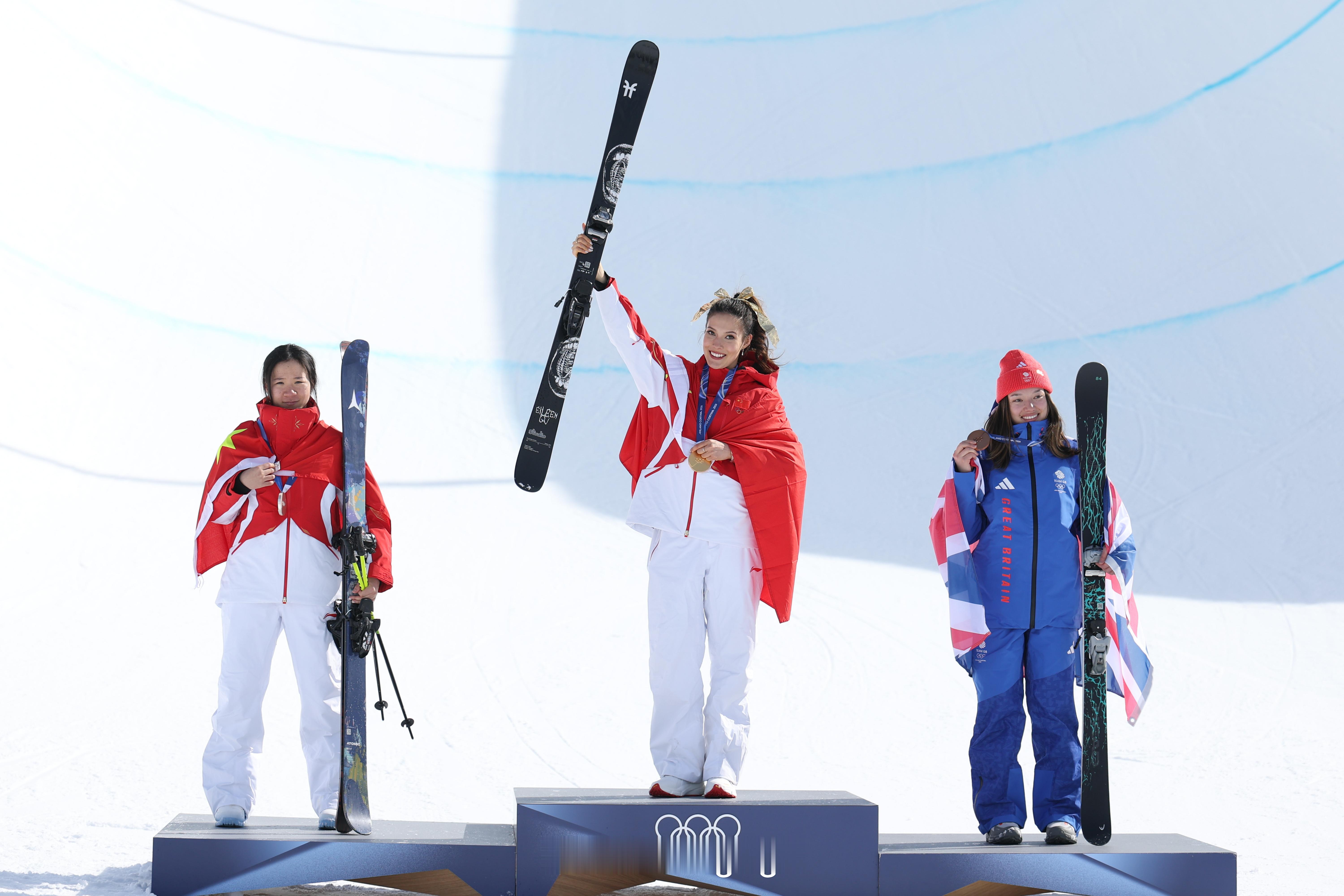 谷爱凌金牌李方慧银牌 🏅+🥈 