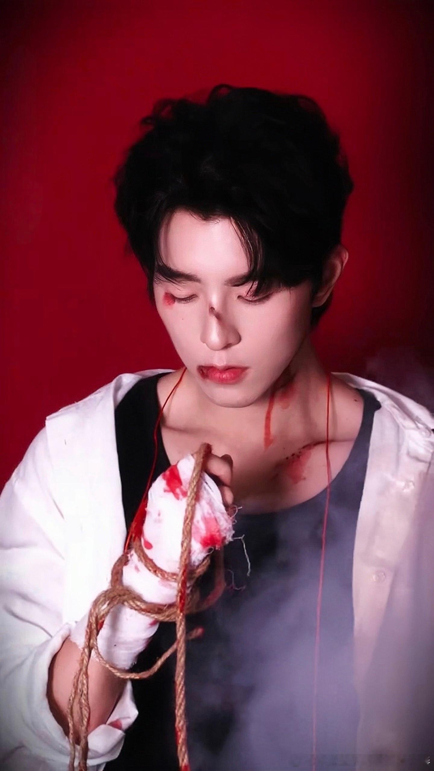 邱鼎杰  qdj向全世界安利邱鼎杰 十年后的某个午后，当阳光洒满窗台，我依然会骄