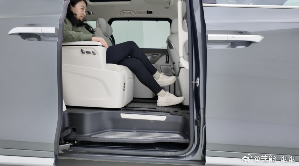 前段时间深度试驾了魏牌高山8，这台车从去年上市之后，改变了MPV的市场格局。也很