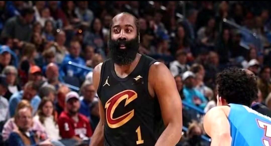 骑士队砸下联盟第一的2.26亿薪资，外加巨额奢侈税，结果呢？季后赛年年掉链子，钱