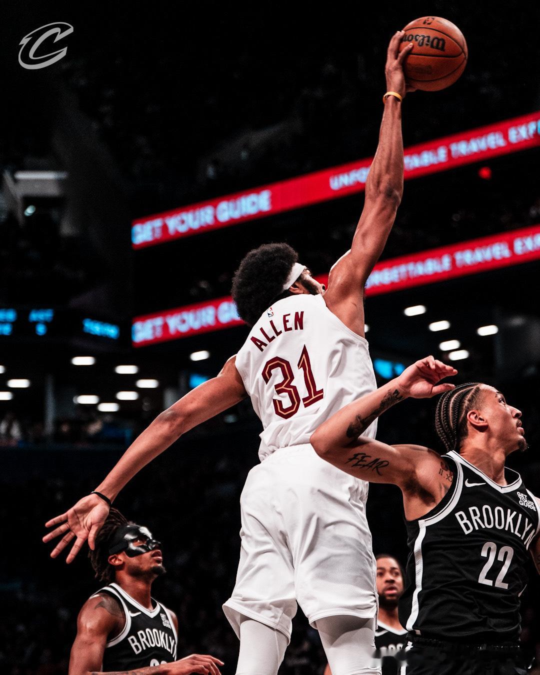 阿伦谈到自己的肌腱炎：“还是有一点疼，这不会马上消失。这种情况还会持续一段时间。