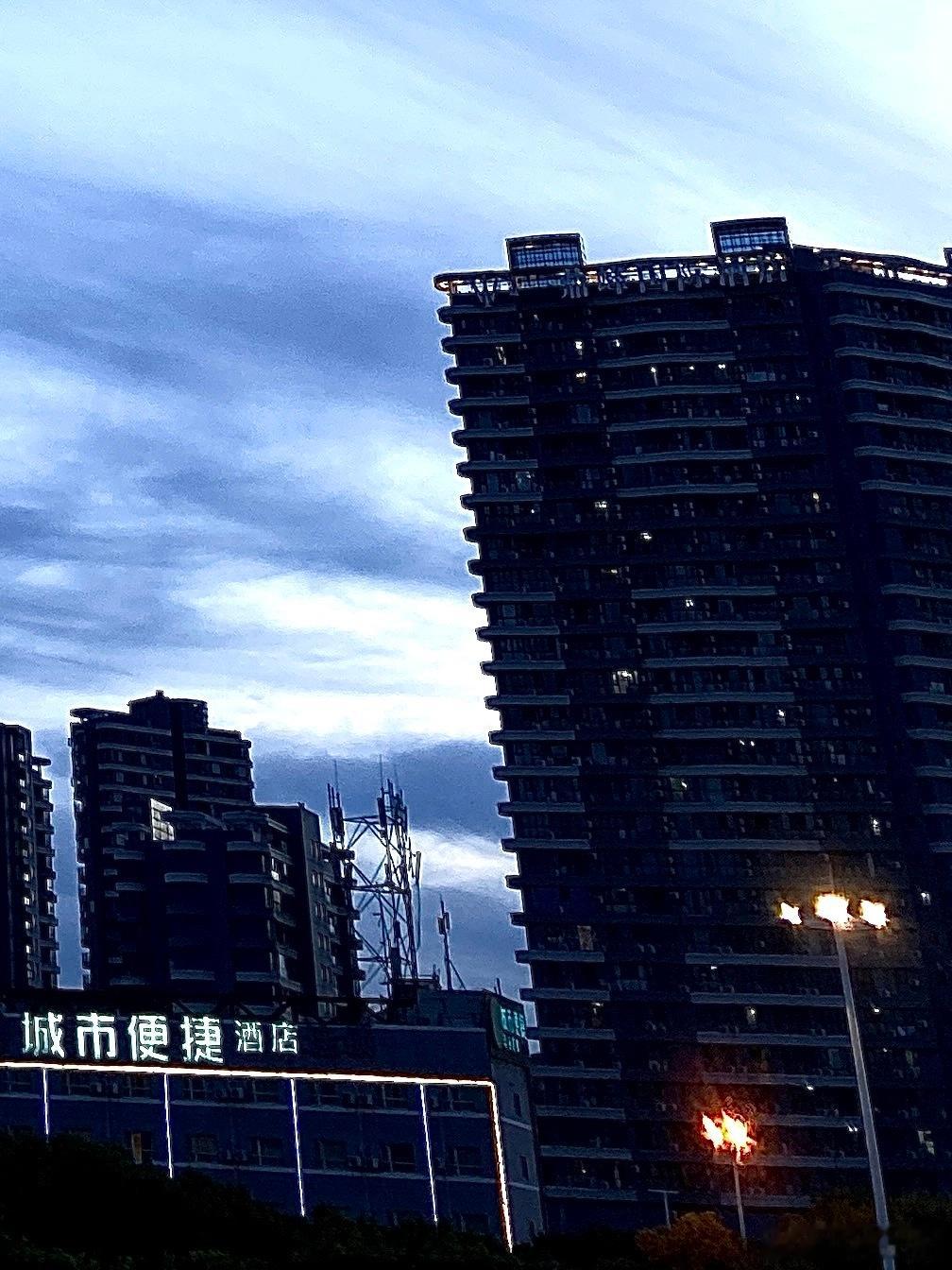 早安  早上好 周五愉快 准备迎接周末吧！ 