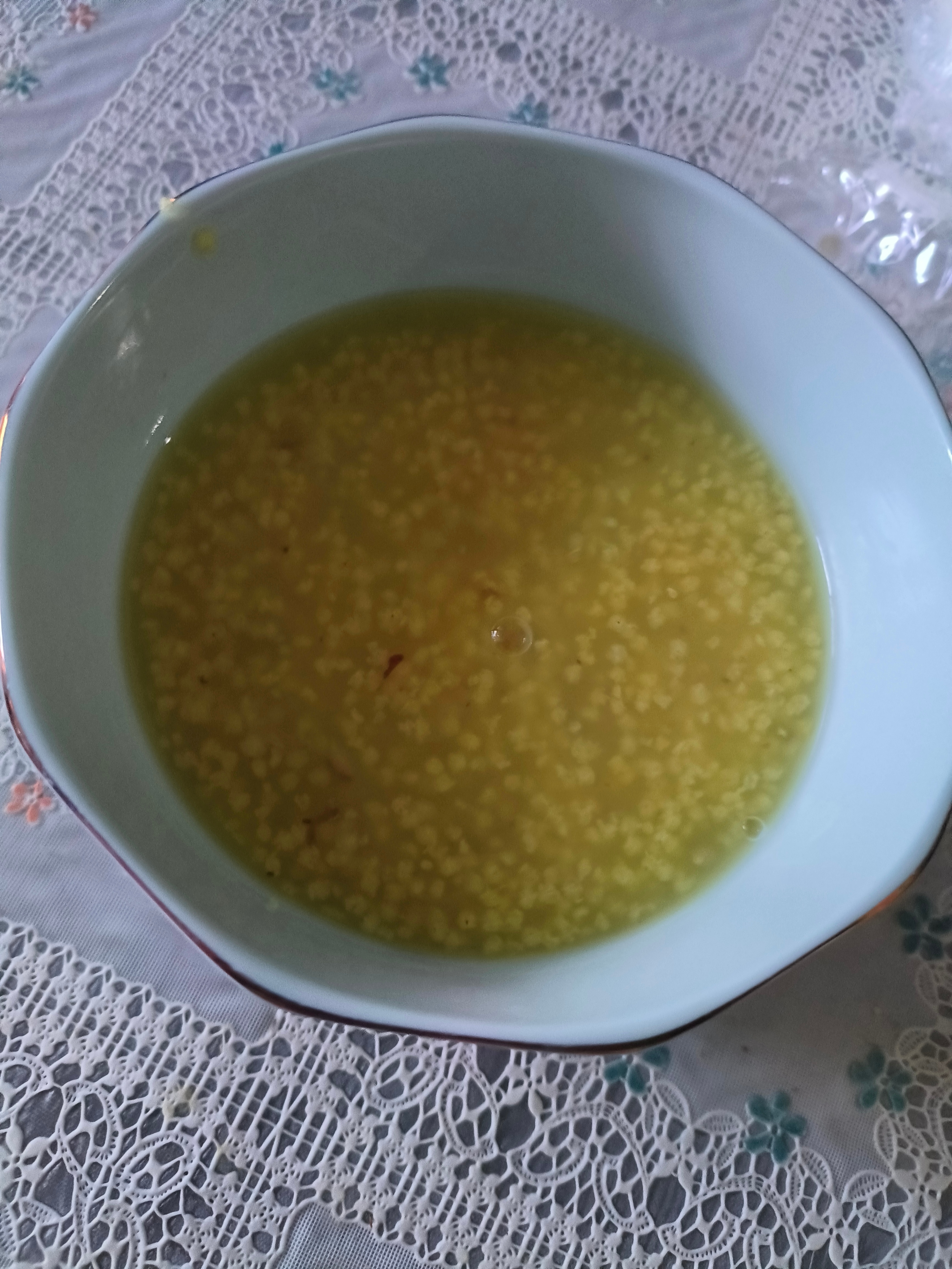 我的早饭，小笼包小米粥，平平常常的早饭，暖暖的