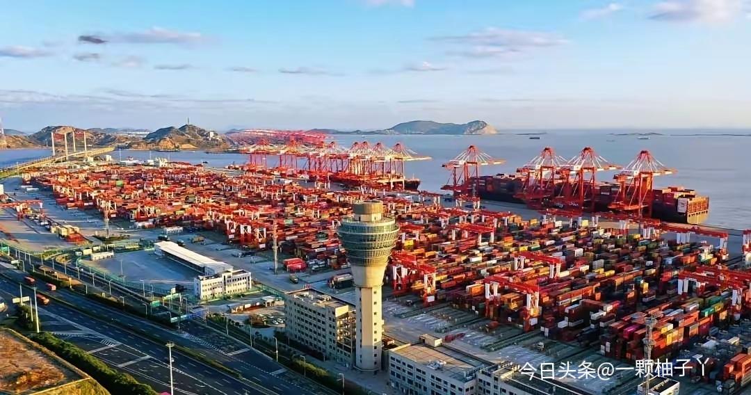 美国先是8月喊着撤销三星、SK海力士的设备出口豁免，要搞逐批审批，结果年底突然“