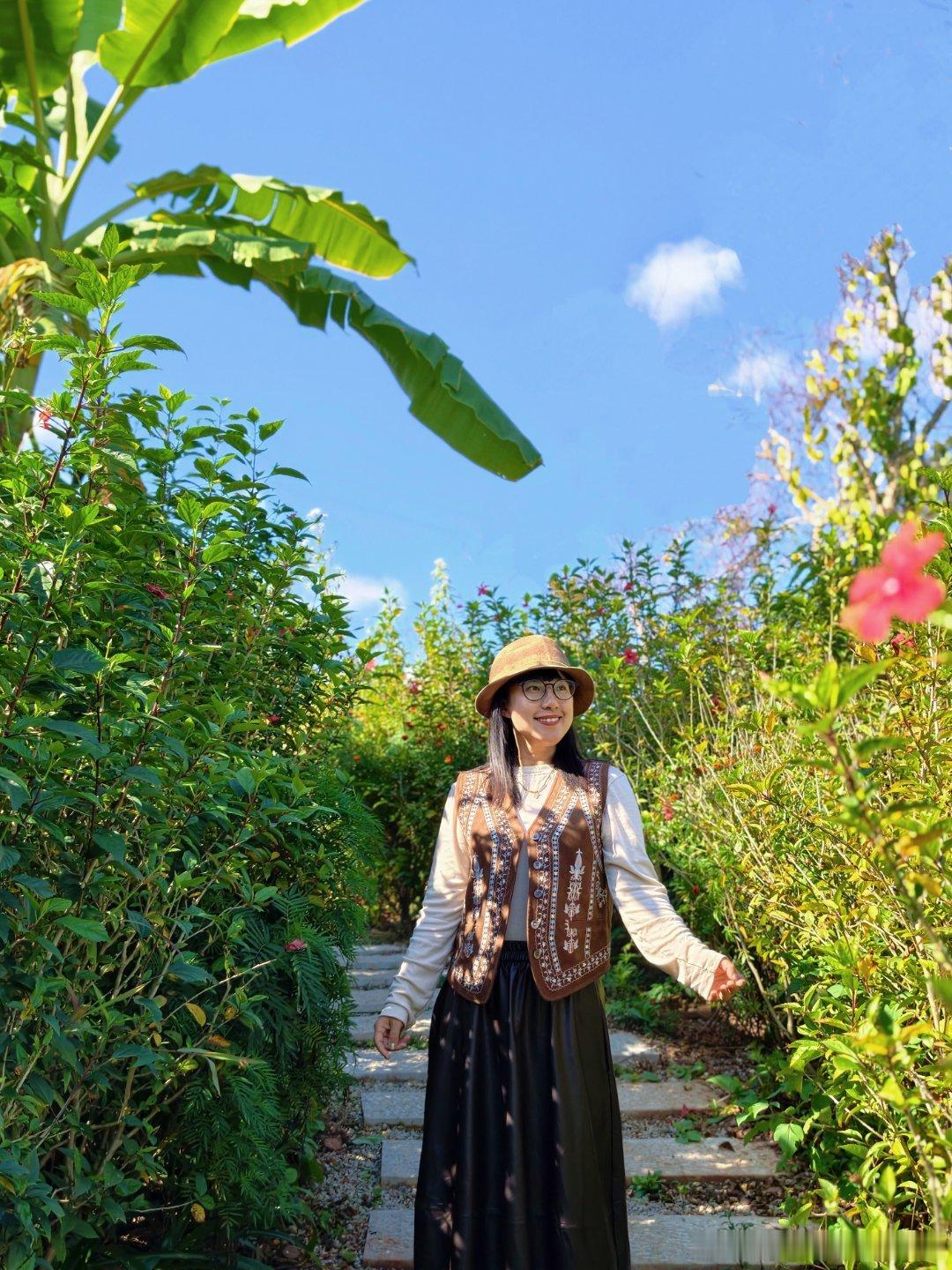 咖位云南云贵双冠香遇普洱茶咖香遇普洱点赞云南今日份幸福，来自美丽星村有风咖谷 ?