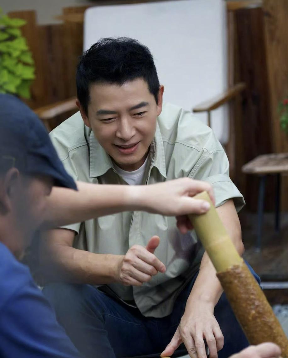 知名主持人戴军称潜水被摘呼吸器威胁拍照，三亚回应：其所述经历并非发生在三亚市
