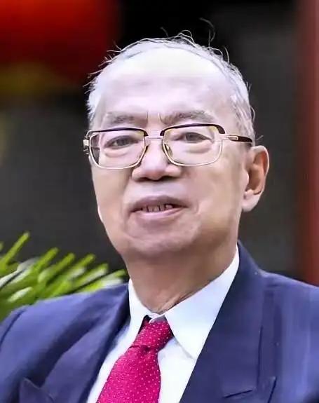 清华大学有一位教授叫赵家和，他身家千万。患癌后，他却连500块一片的进口药都舍不