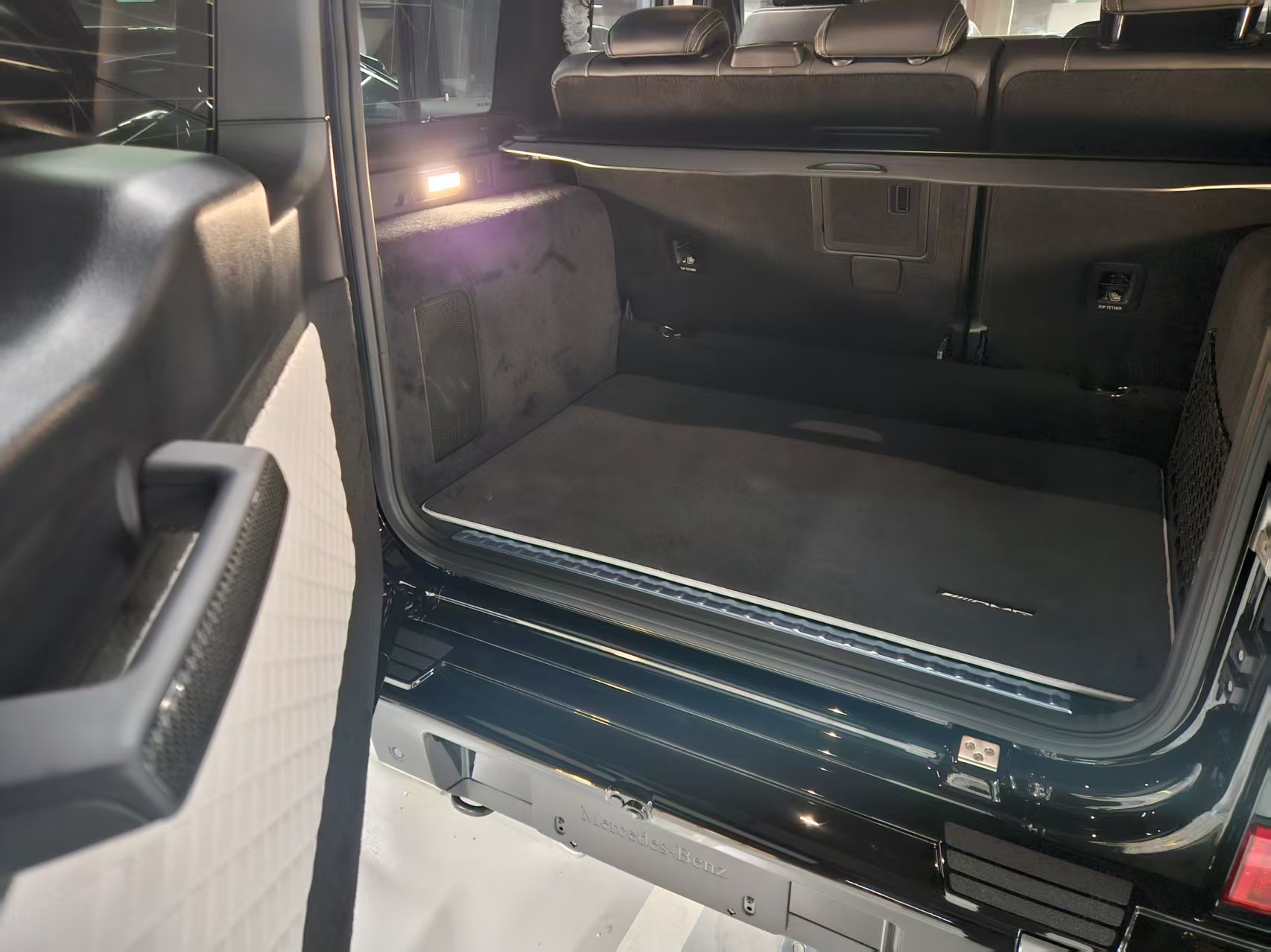 脚垫尾箱垫的业务我这一直有，看看G63尾箱垫的买家秀，多么有品位有质感！赶紧把土