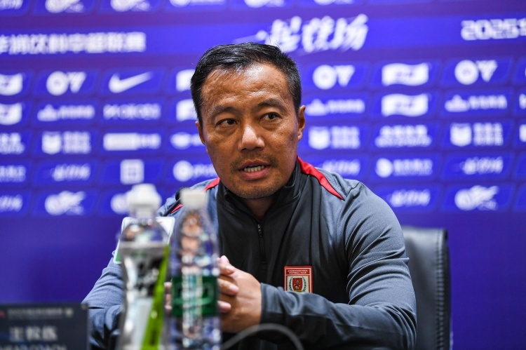 阎峰将出任亚泰主帅 据直播吧消息，亚泰功勋阎峰将出任2026赛季长春亚泰主帅。在