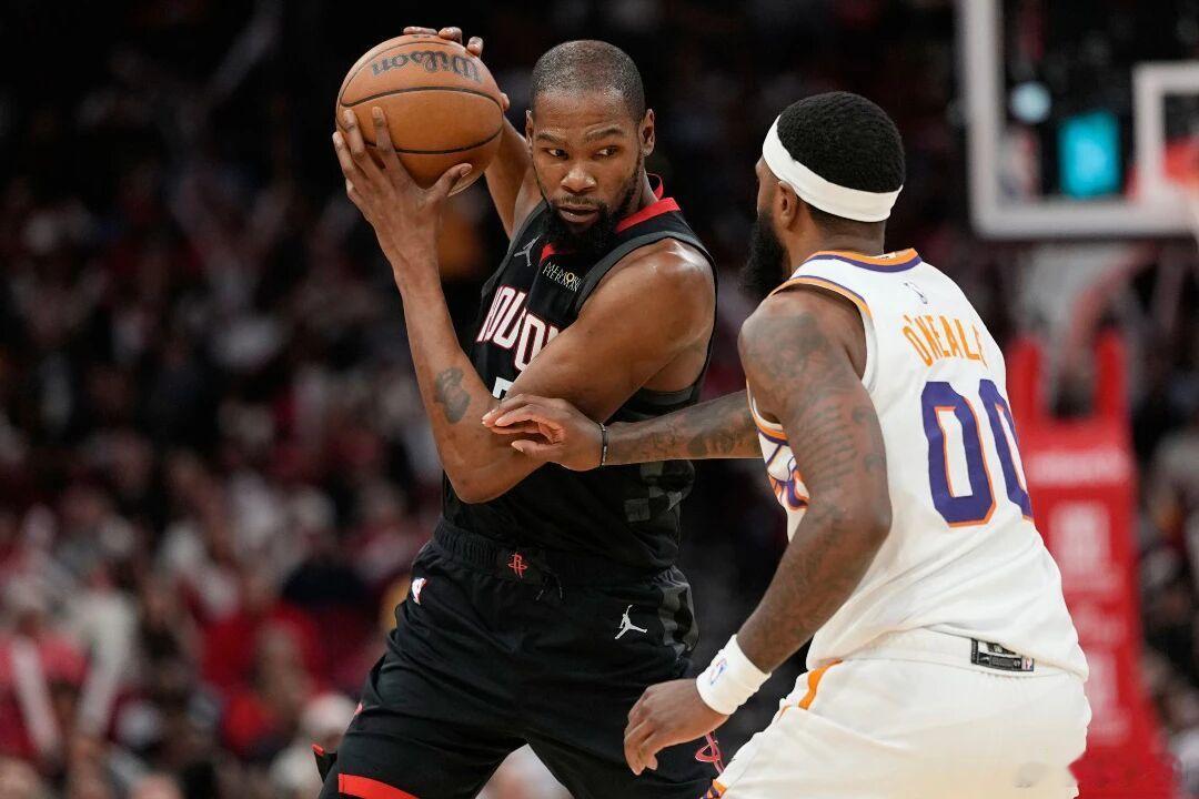 绝杀球就得给阿杜，别人我不信，阿杜投丢了我也乐意。