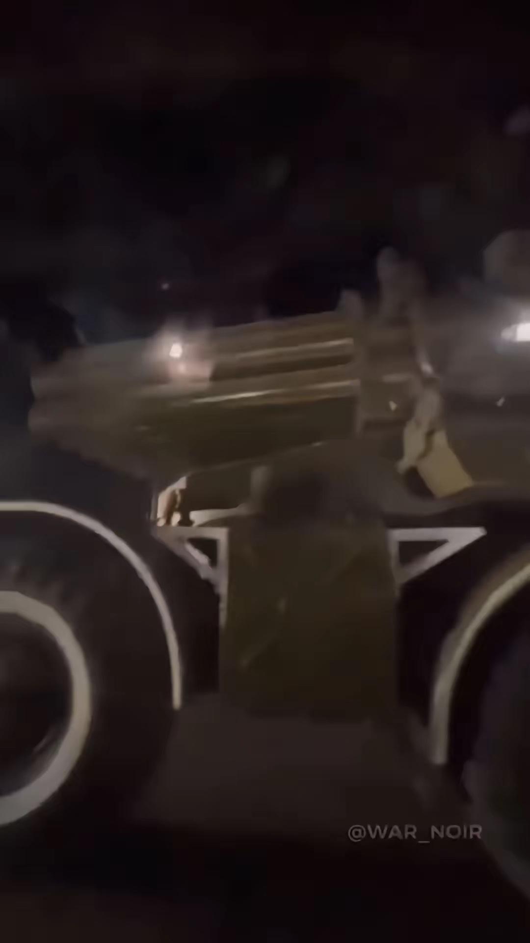 在巴基斯坦空军对阿富汗塔利班进行空袭之后，阿塔开始向阿富汗与巴基斯坦边境集结兵力