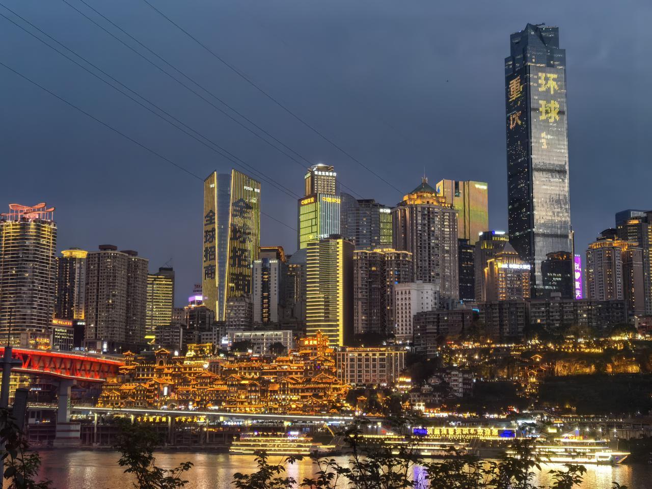 红崖洞夜景，诗中有画，画中有诗。