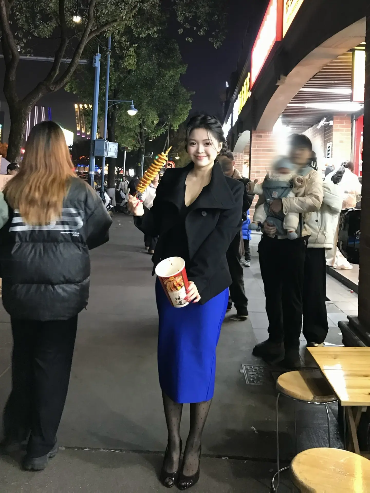 跟漂亮姐姐吃了顿路边摊