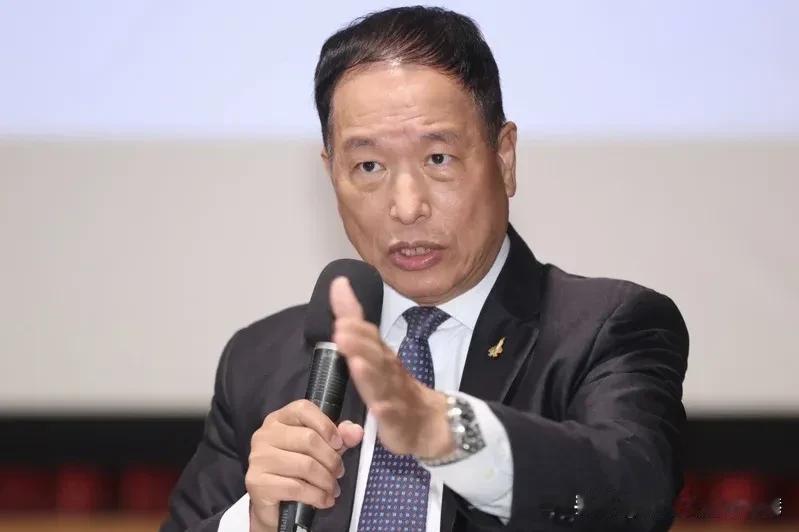 空军前中将副司令张延廷表态参选台北议员！北市中正、万华区议员选将添一人 。

