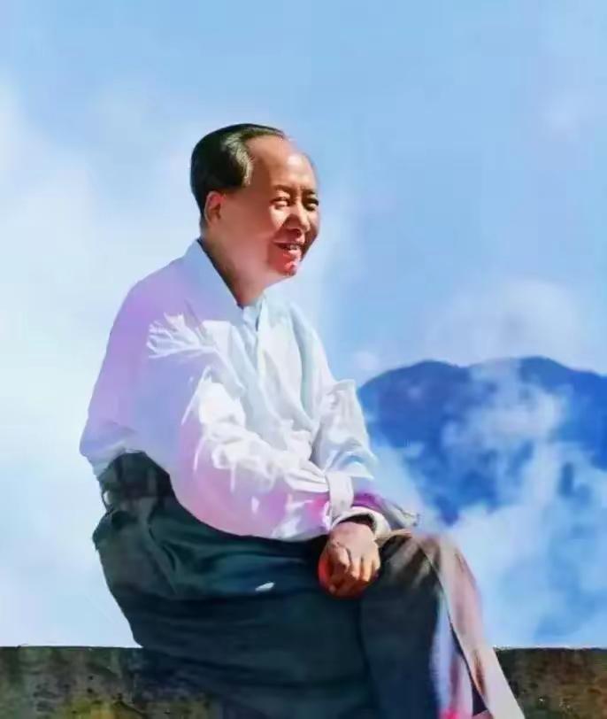 毛爷爷慈祥的笑容，越看越让人心里发烫，这不是普通的神情，是把亿万百姓装在心底的温