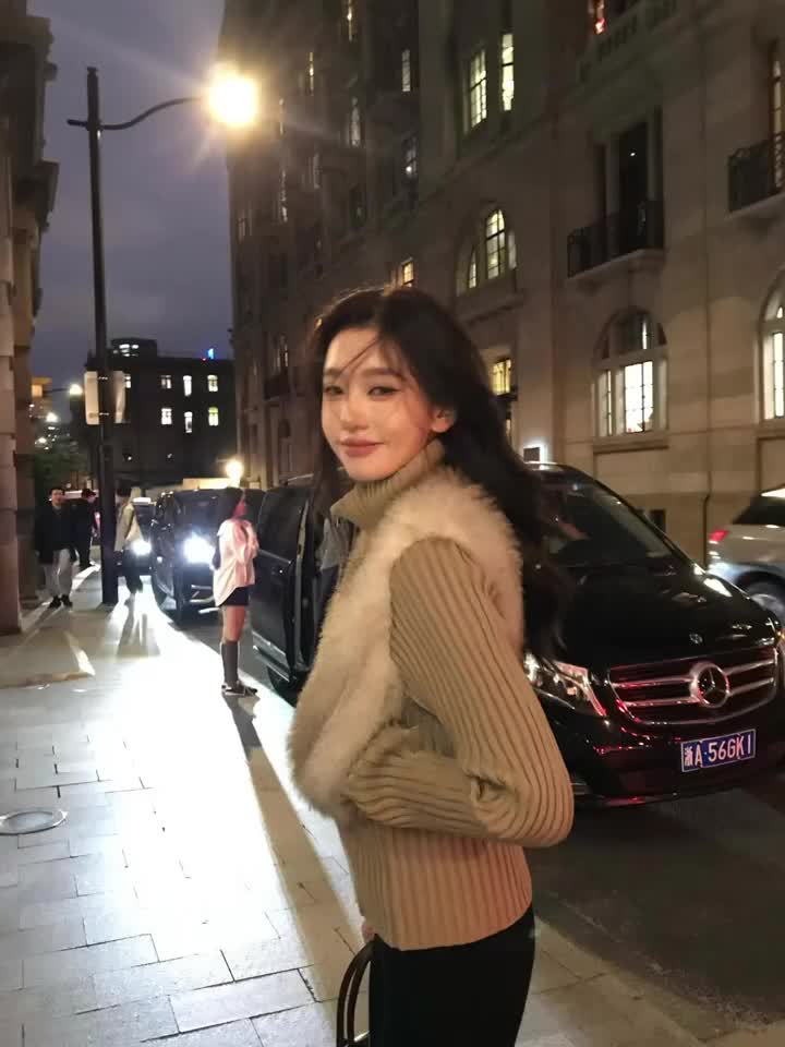 亲爱的藤井树小姐 山顶为你飘了一片雪 此刻我正喜欢着你 喜欢到全世界的...