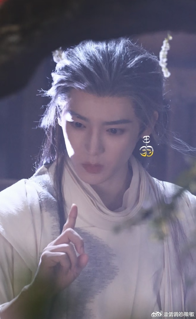 侯明昊新剧生图直出路透，哥的美貌，粉丝的荣耀 ​​​侯明昊[超话] ​​​