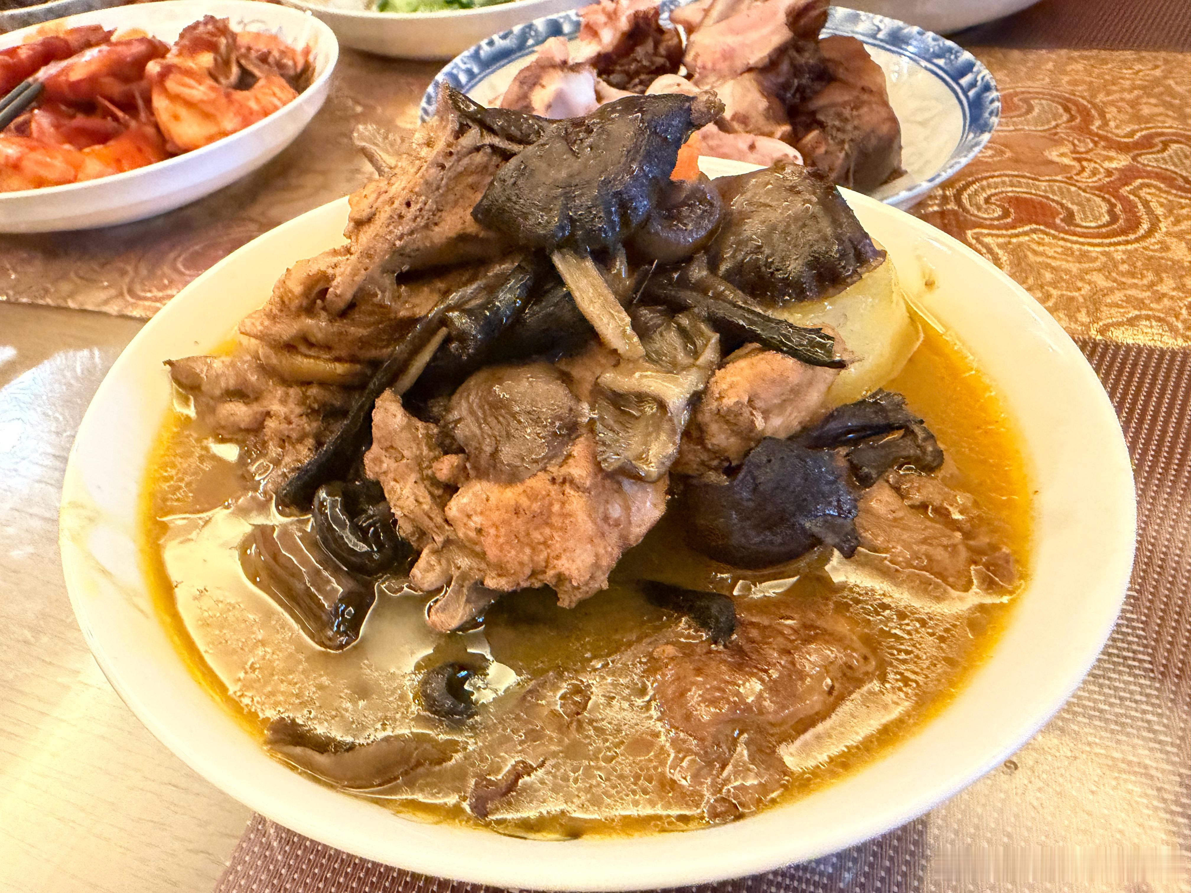 大年初四怎么能少得了这一碗小鸡炖蘑菇…… 