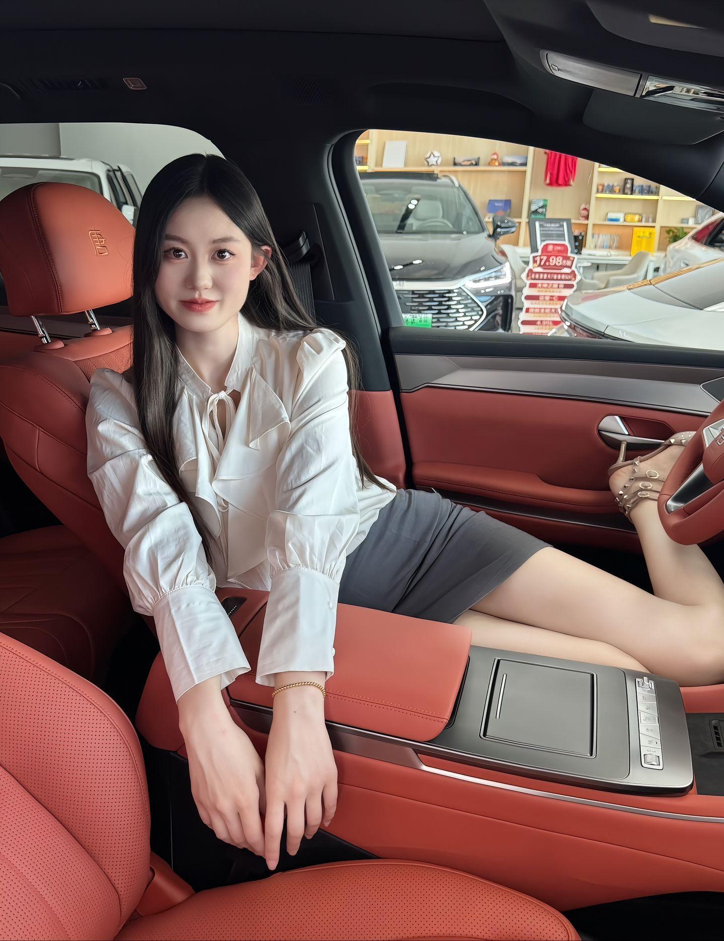 比亚迪的红内饰也挺好的[doge] ​​​