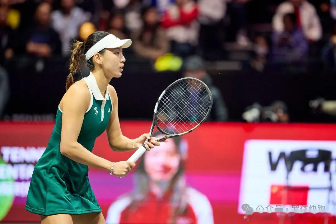 王欣瑜：“赛后我也有和Iga说，对不起，我今天运气太好了，有弹网球。Iga也对我