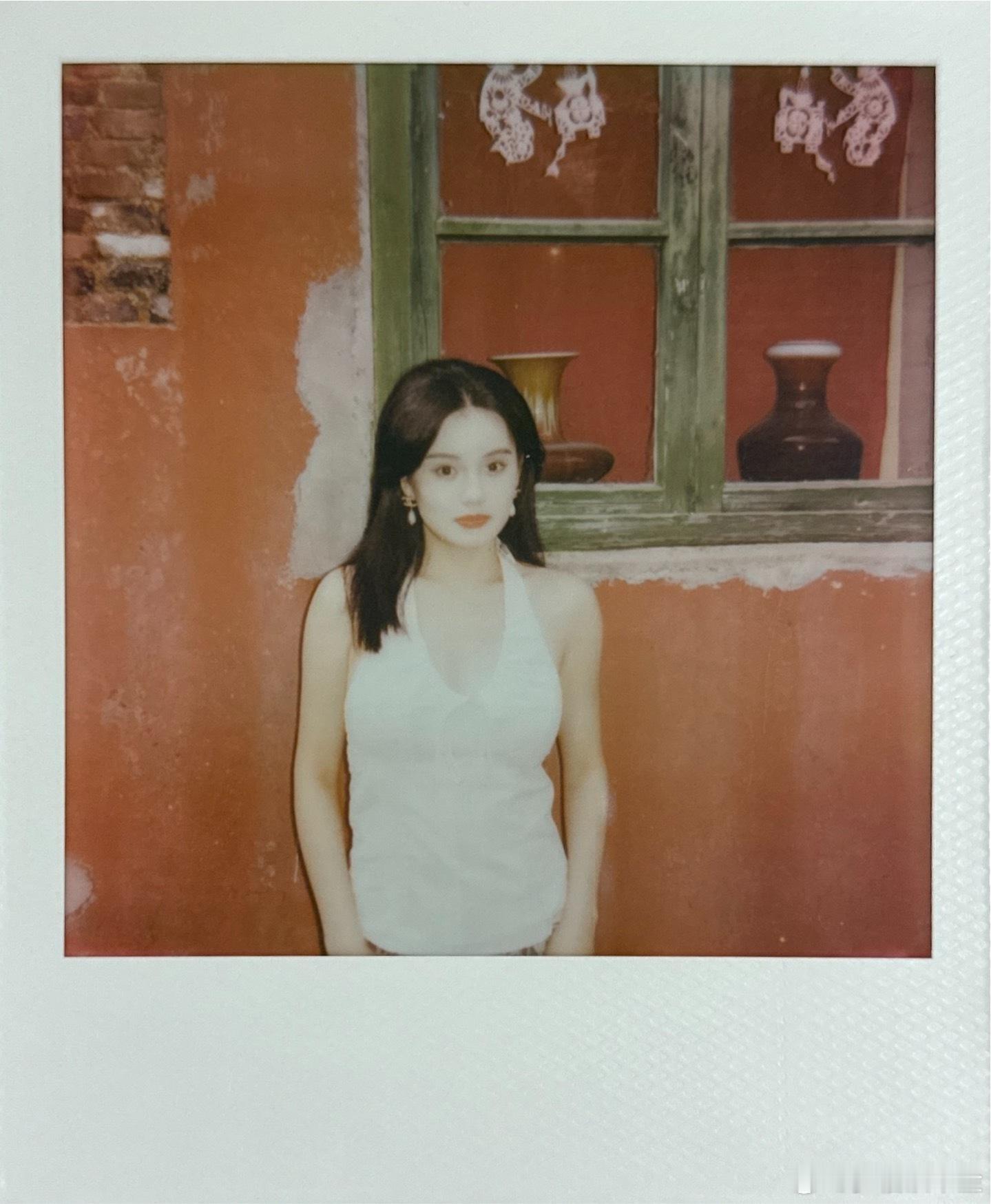 姐出门➡️我在家[哈哈][哈哈][哈哈]（又重新爱上宝丽来了…[淡淡的] ​​​